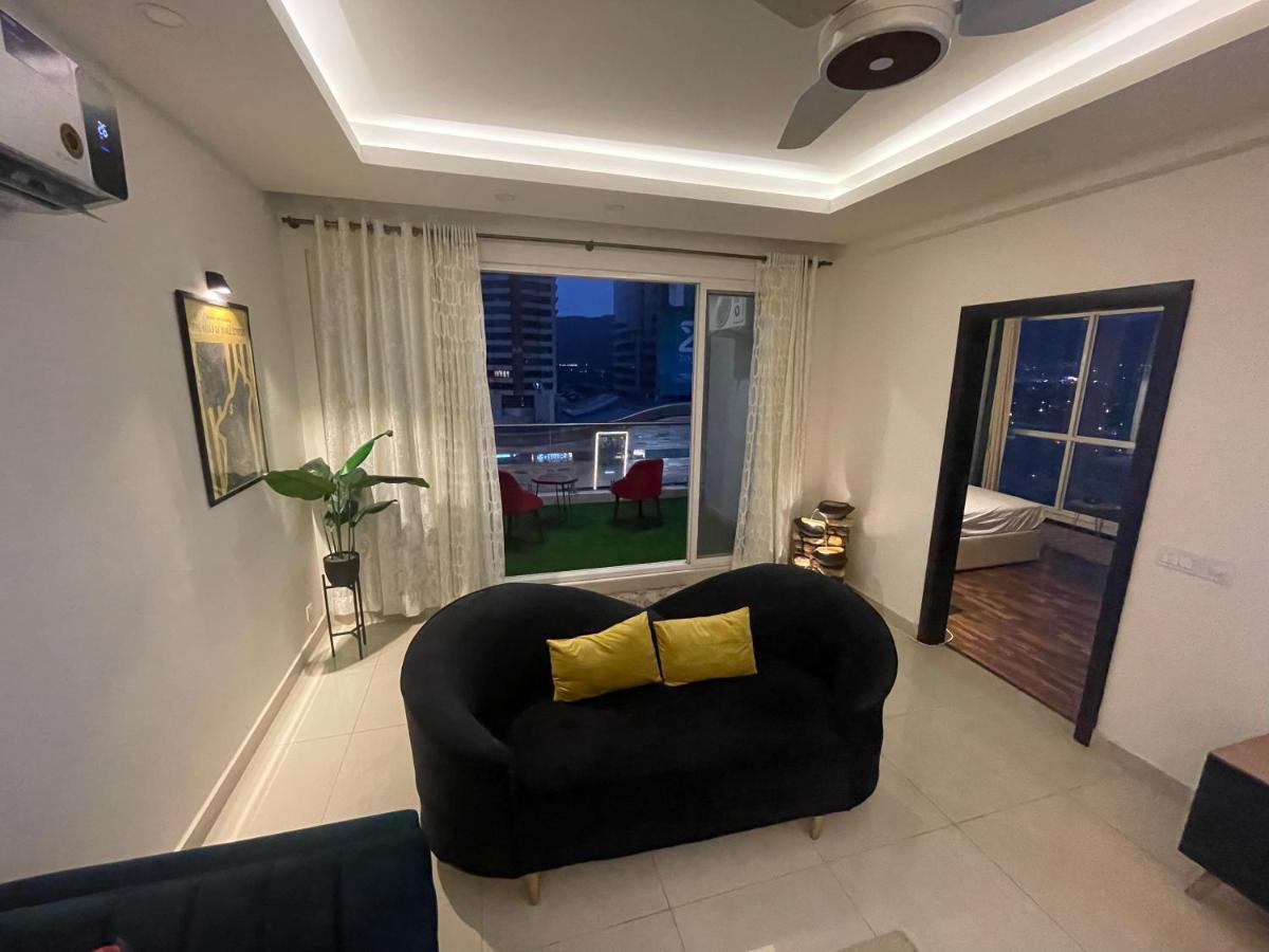 High Rise Presidential Suite In Elysium Opp Centaurus 伊斯兰堡 外观 照片