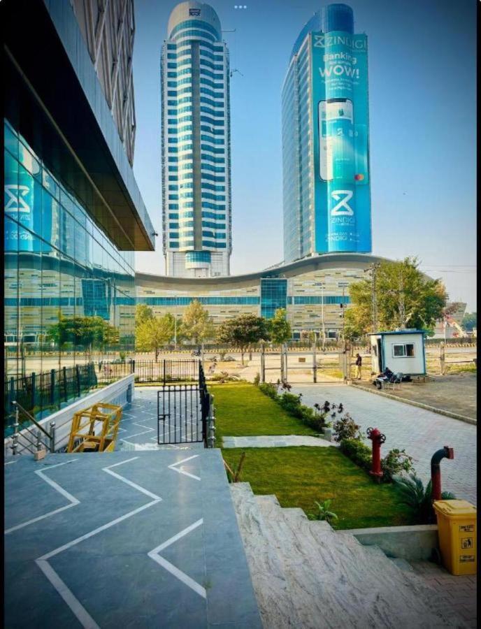 High Rise Presidential Suite In Elysium Opp Centaurus 伊斯兰堡 外观 照片